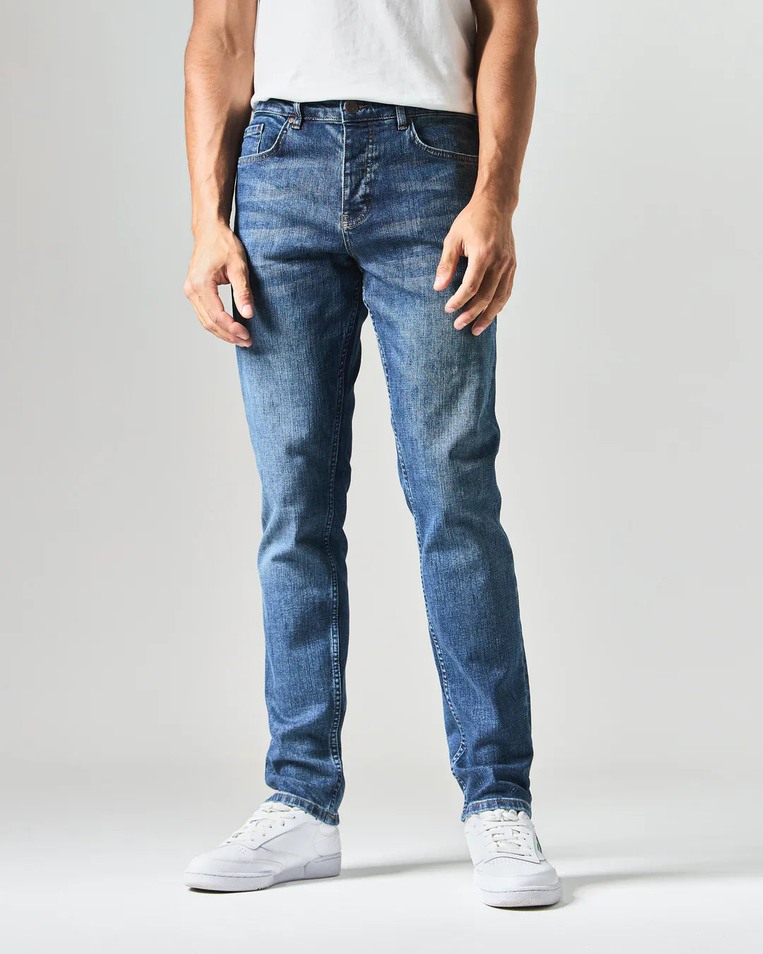 TAPERED WASHED VINTAGE DENIM JEANS